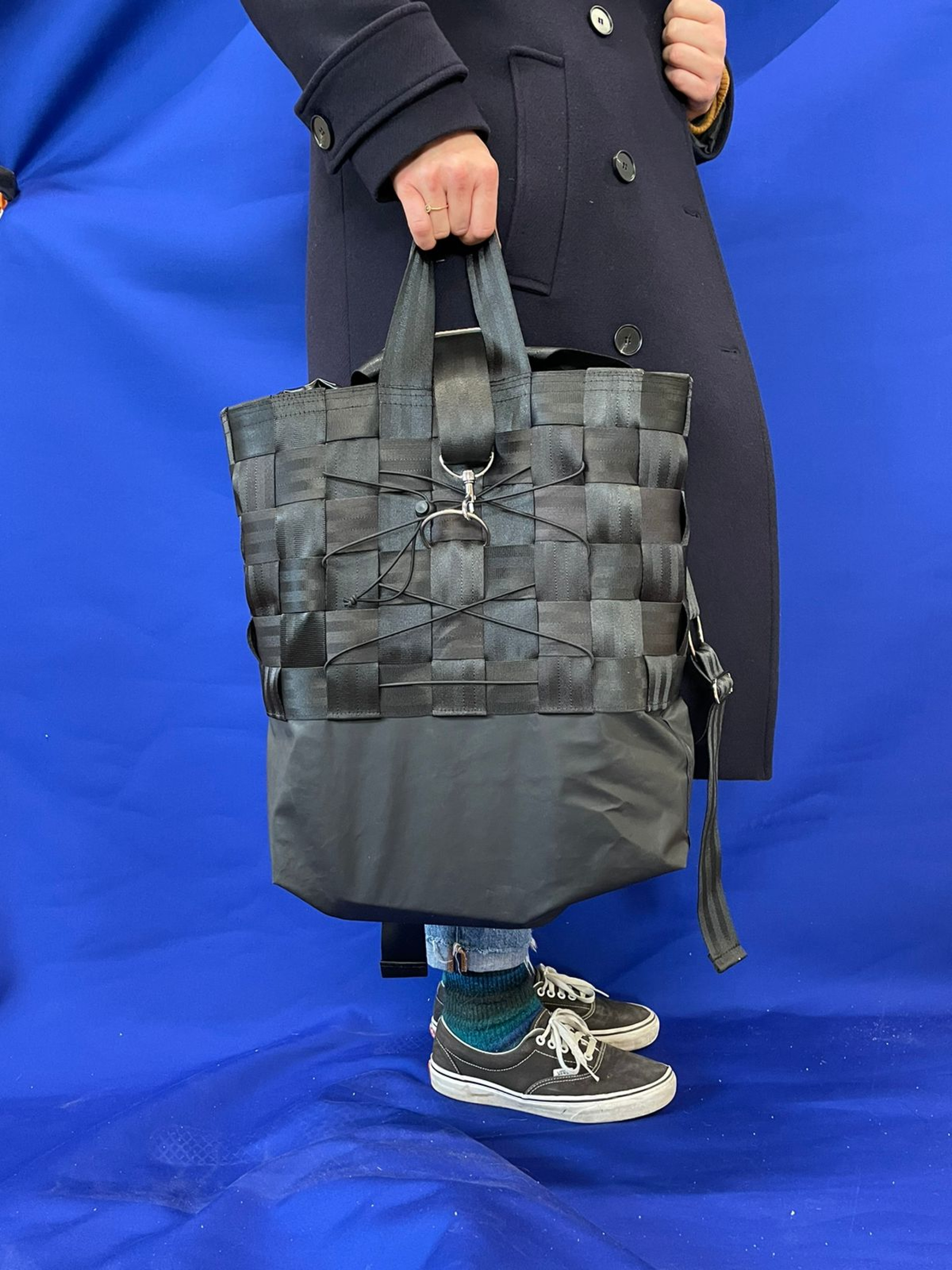 Sac à dos en sangles de ceinture de sécurité tressées et textiles outdoor issus du réemploi Sac à dos