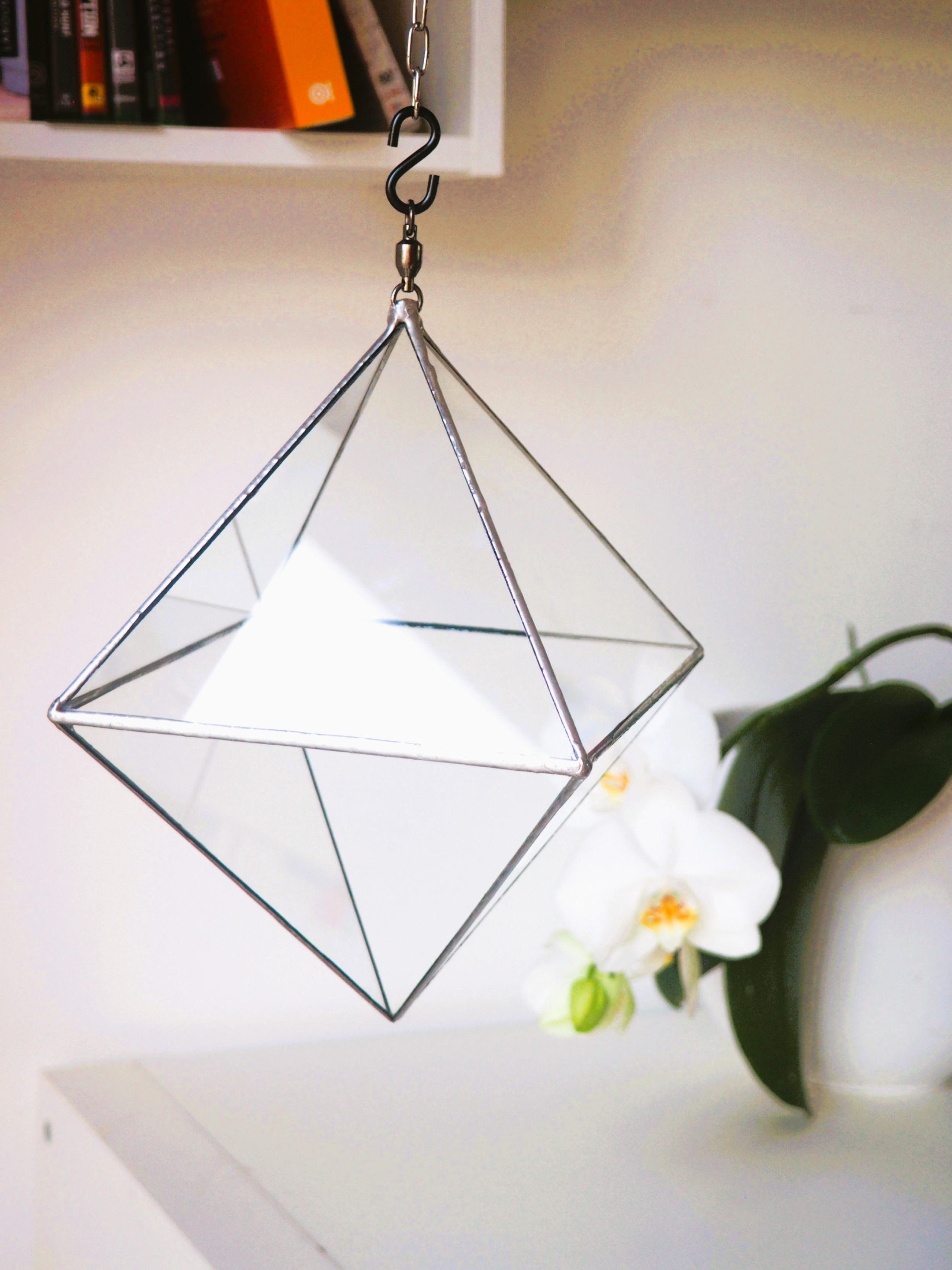 Volume 3D, forme octaèdre en verre transparent